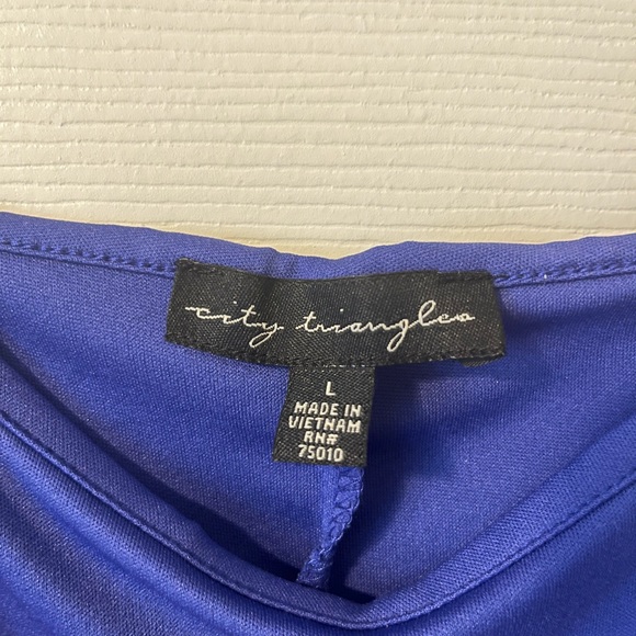 Woman’s dress - Picture 4 of 4